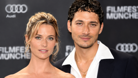 Noah Saavedra Freundin: Hat der Schauspieler eine Partnerin? Noah Saavedra Freundin