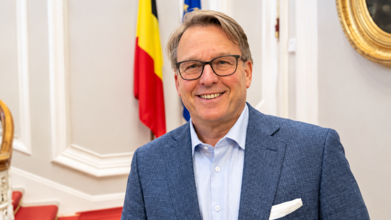 wer ist serge falck